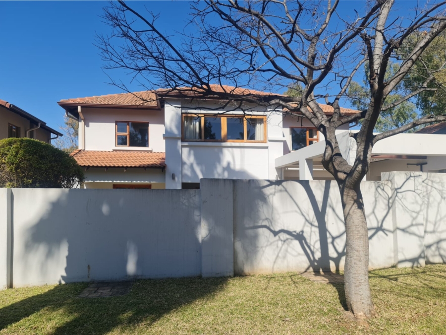 To Let 5 Bedroom Property for Rent in Eagles Landing North West